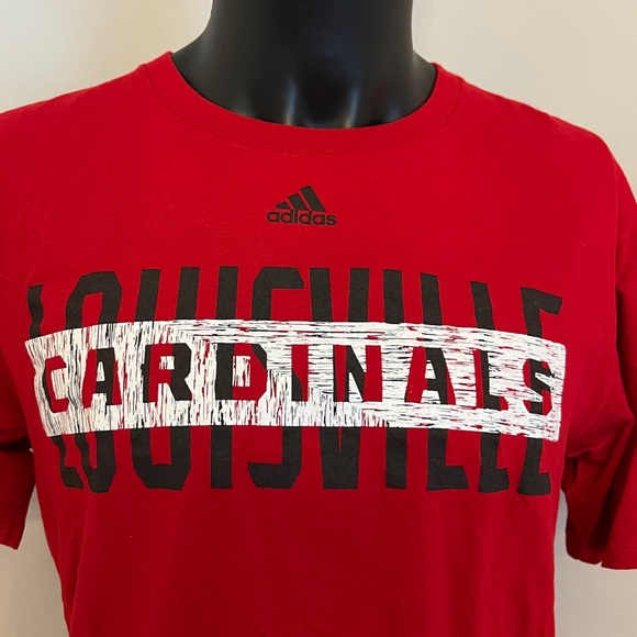 UoL University of Louisville Cardinals, Adidas The Go to Tee shirt size large - Picture 2 of 4